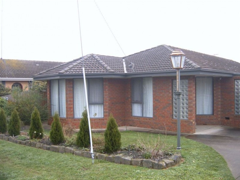 10 Tinworth Avenue, Mount Clear VIC 3350