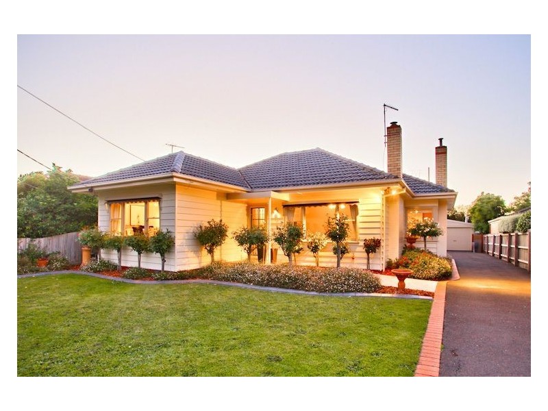 6 Cardigan Avenue, Alfredton VIC 3350