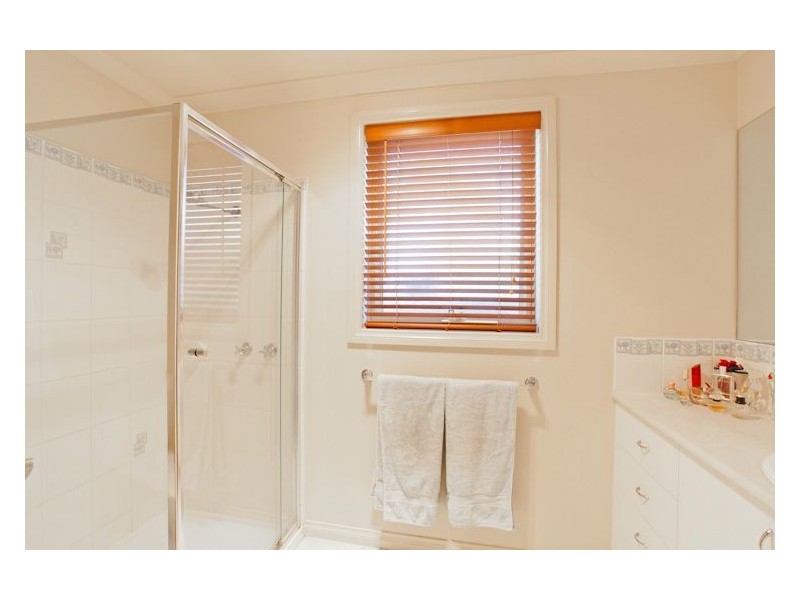 433 Tinworth Avenue, Mount Clear VIC 3350