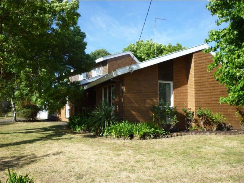 1837 Sturt Street, Alfredton VIC 3350