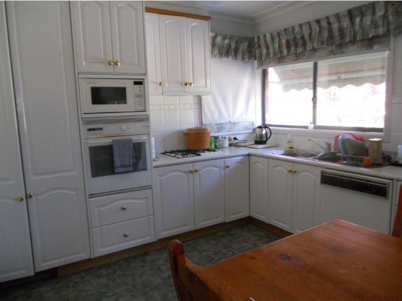 10 Tinworth Street, Mount Clear VIC 3350