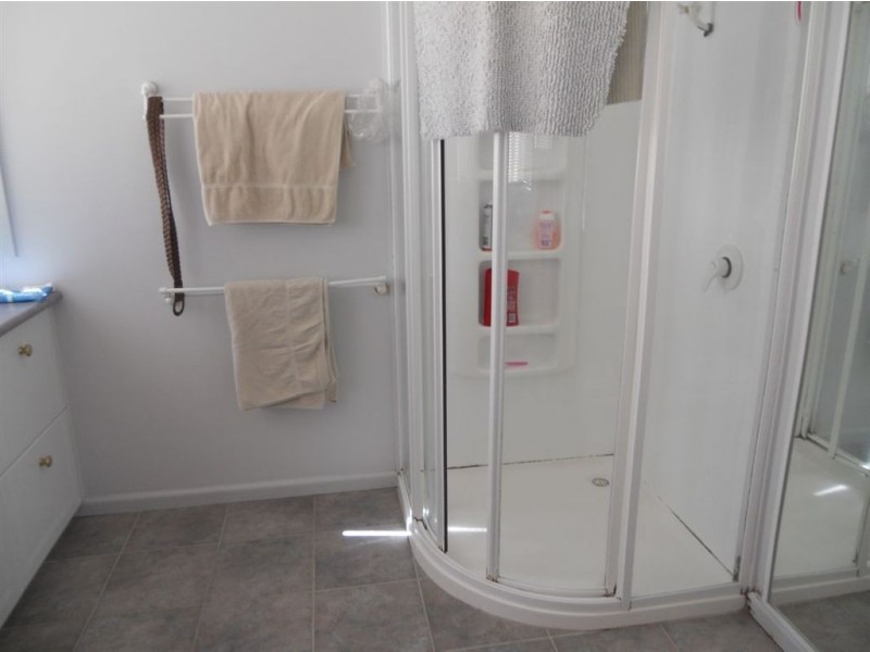 10 Tinworth Street, Mount Clear VIC 3350