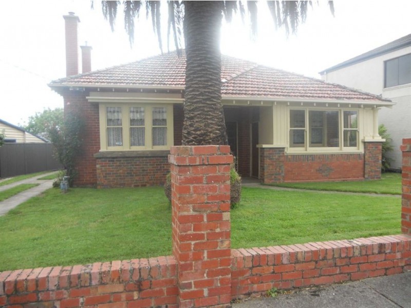 124 Burnbank Street, Wendouree VIC 3355