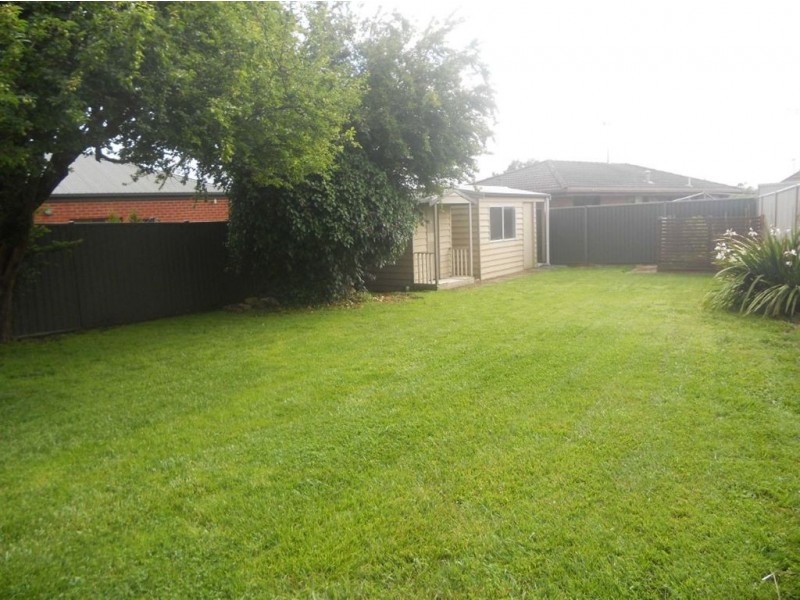 124 Burnbank Street, Wendouree VIC 3355