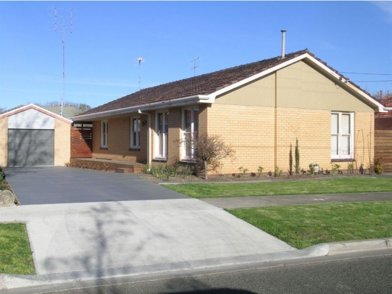 18 Elliott Street, Wendouree VIC 3355