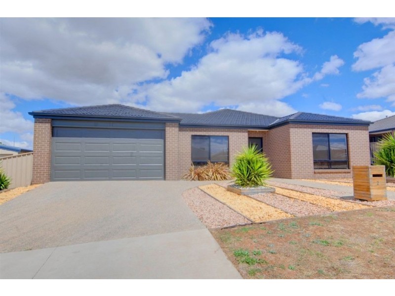 2 Citadel Court, Miners Rest VIC 3352