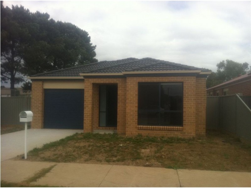 22 Regina Street, Wendouree VIC 3355