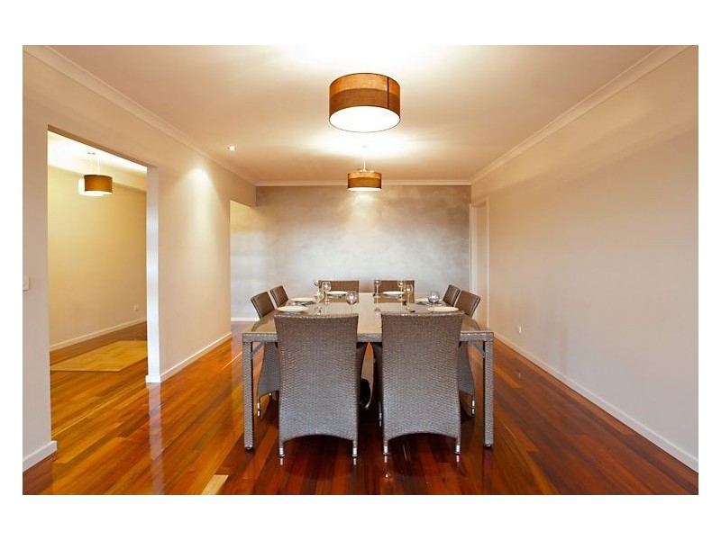 8 Horwood Drive, Mount Clear VIC 3350