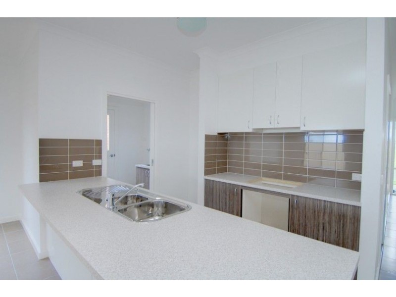 37 Chifley Drive, Delacombe VIC 3356