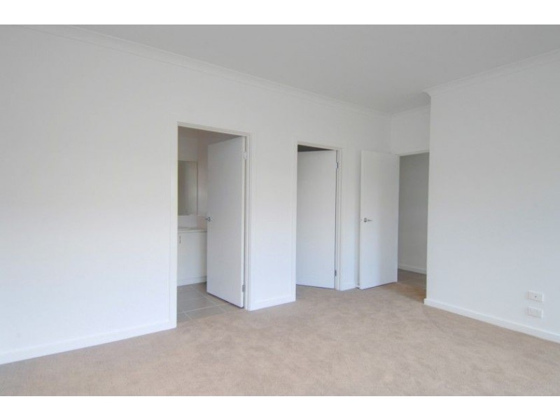 37 Chifley Drive, Delacombe VIC 3356