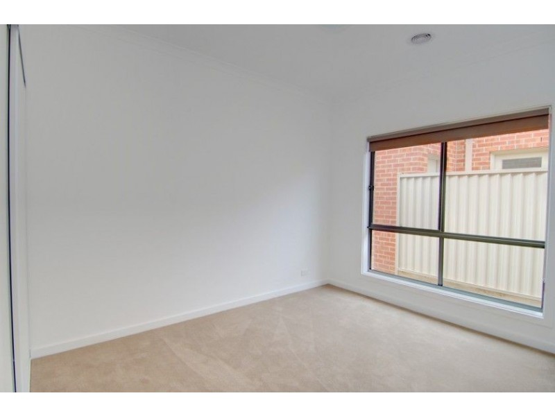 37 Chifley Drive, Delacombe VIC 3356