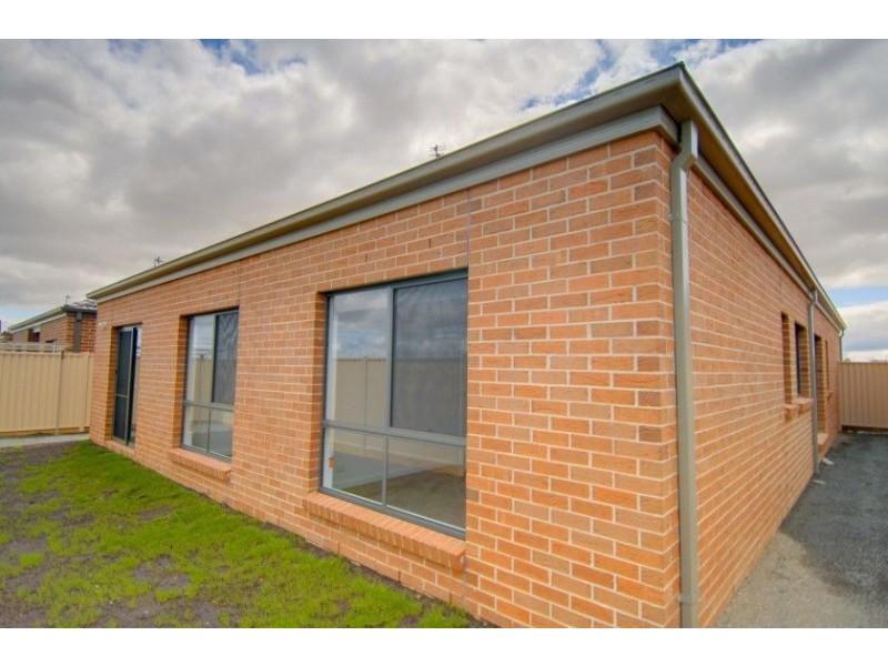 37 Chifley Drive, Delacombe VIC 3356