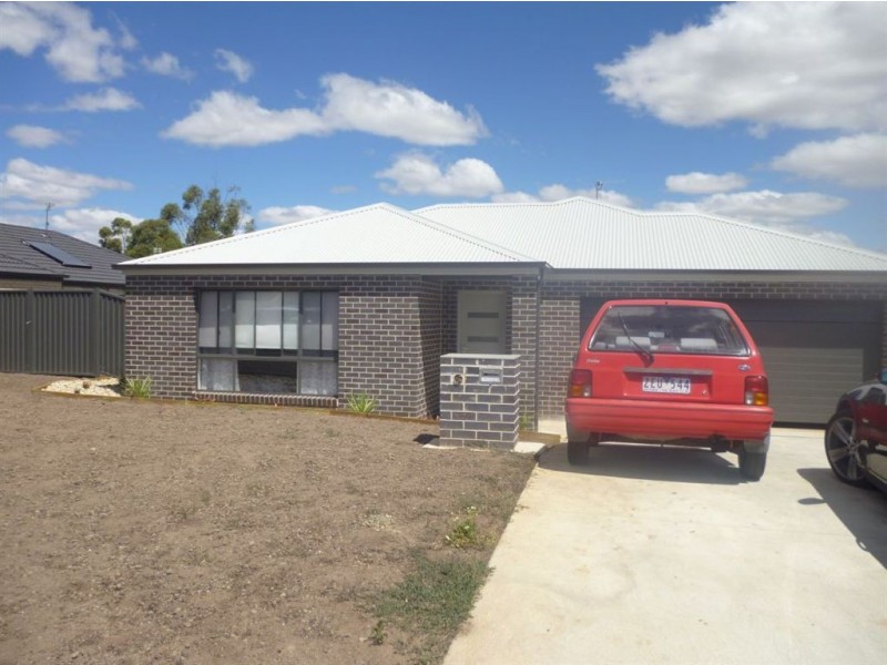 9 Cartledge Avenue, Mount Clear VIC 3350