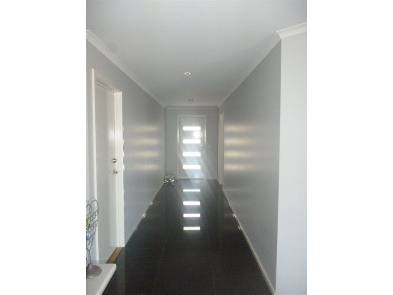 9 Cartledge Avenue, Mount Clear VIC 3350