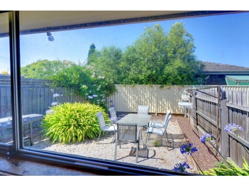 2/103 Grandview Grove, Wendouree VIC 3355