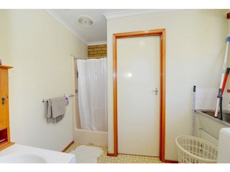 2/103 Grandview Grove, Wendouree VIC 3355