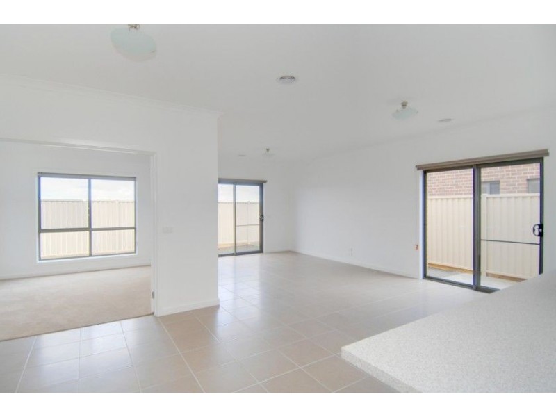 37 Chifley Drive, Delacombe VIC 3356