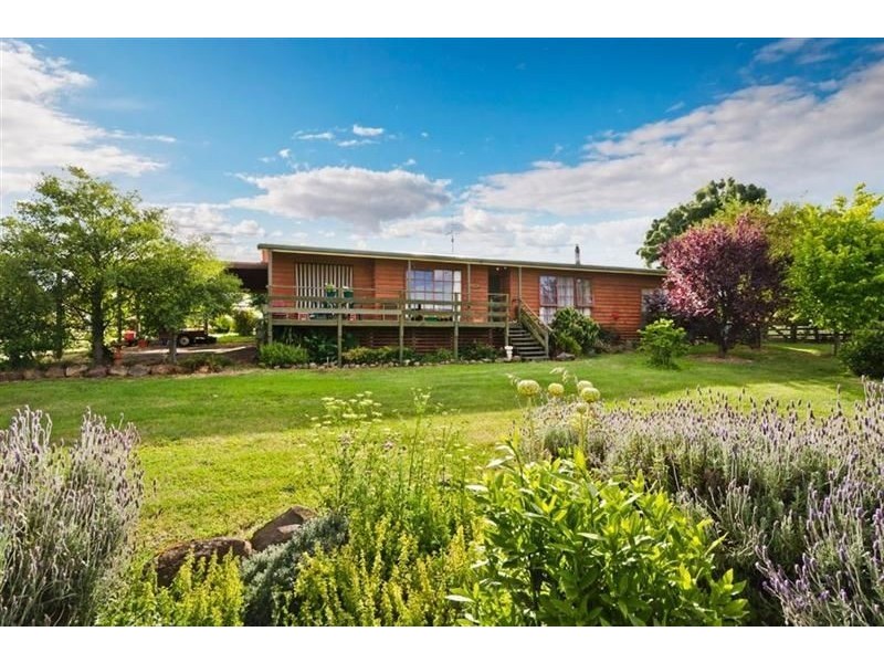 26 Bank Street, Ballan VIC 3342