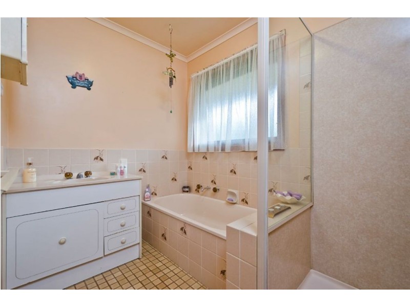 26 Bank Street, Ballan VIC 3342