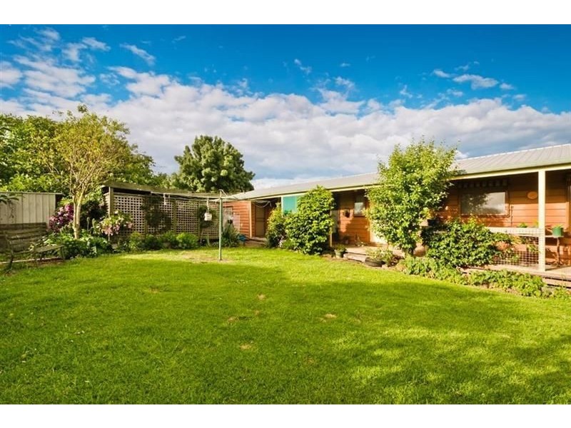26 Bank Street, Ballan VIC 3342