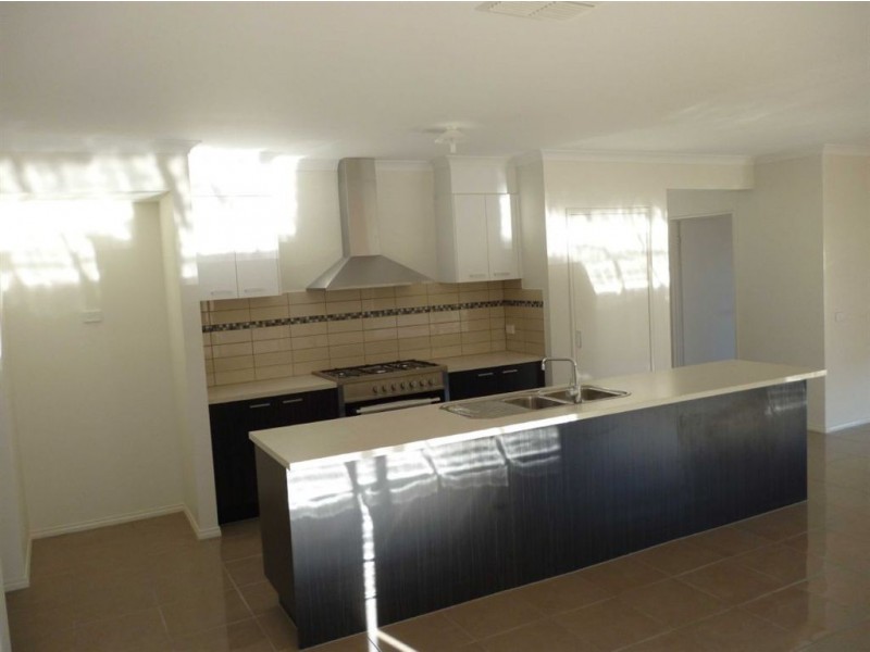 37 Cuzens Road, Alfredton VIC 3350