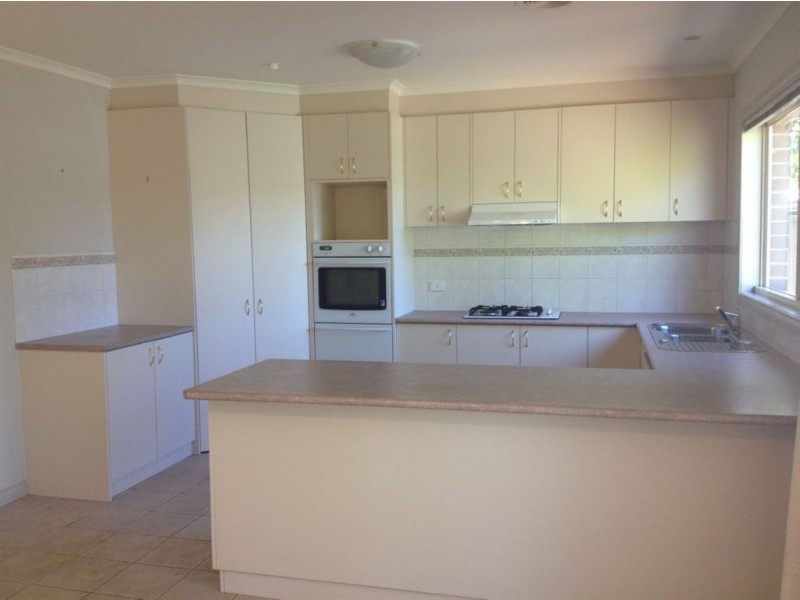 2/11 Coonatta Street, Alfredton VIC 3350