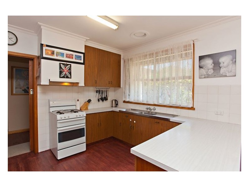 21 Semmens Ave, Creswick VIC 3363