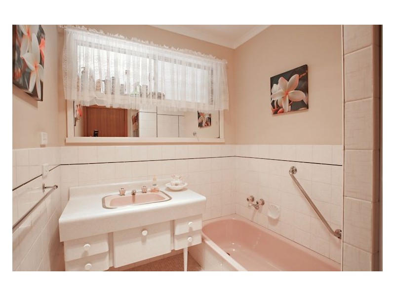 21 Semmens Ave, Creswick VIC 3363