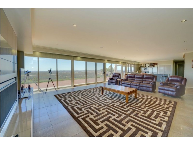 49 Hogarths Road, Buninyong VIC 3357