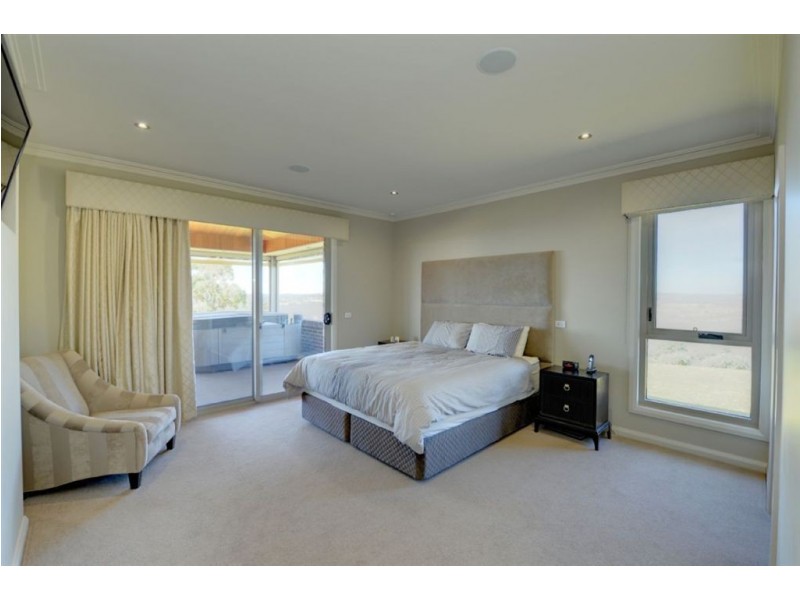 49 Hogarths Road, Buninyong VIC 3357