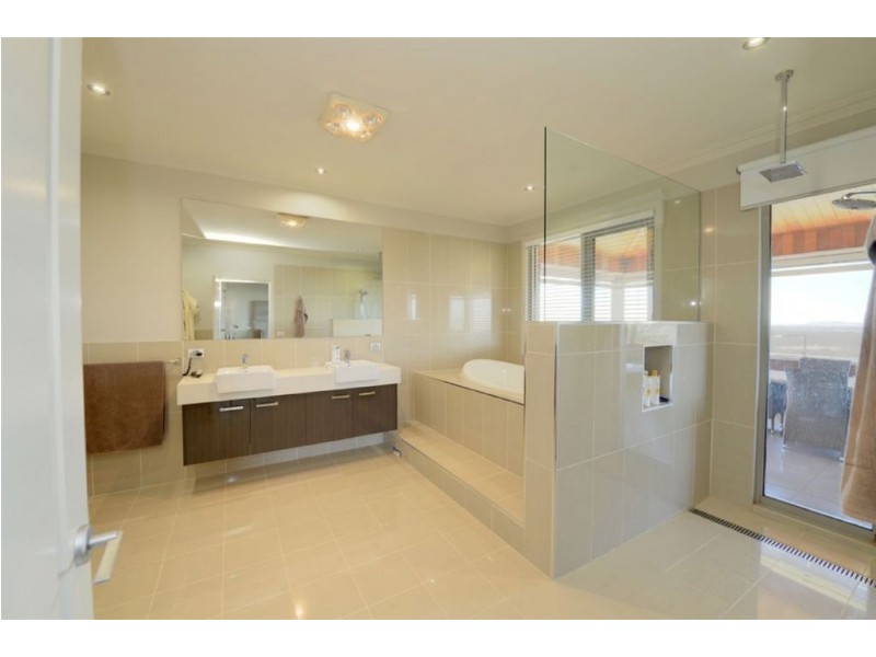 49 Hogarths Road, Buninyong VIC 3357