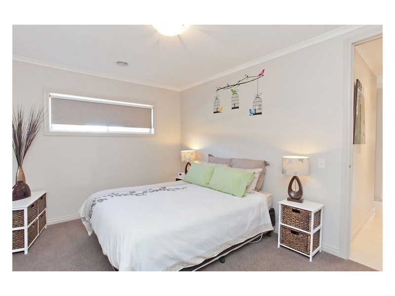 18 Waterford Drive, Miners Rest VIC 3352