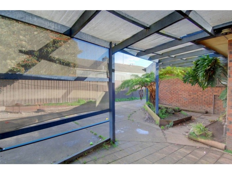 6 Mcnulty Drive, Wendouree VIC 3355