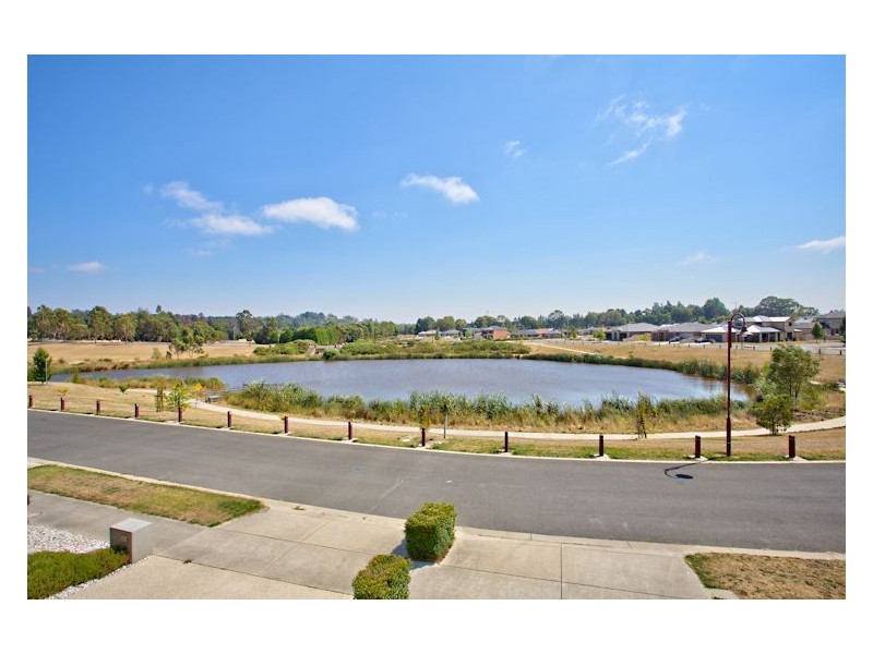 4 Broderick Court, Canadian VIC 3350