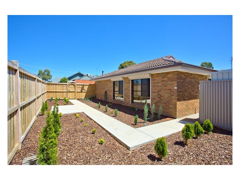 1/61 Grandview Grove, Wendouree VIC 3355