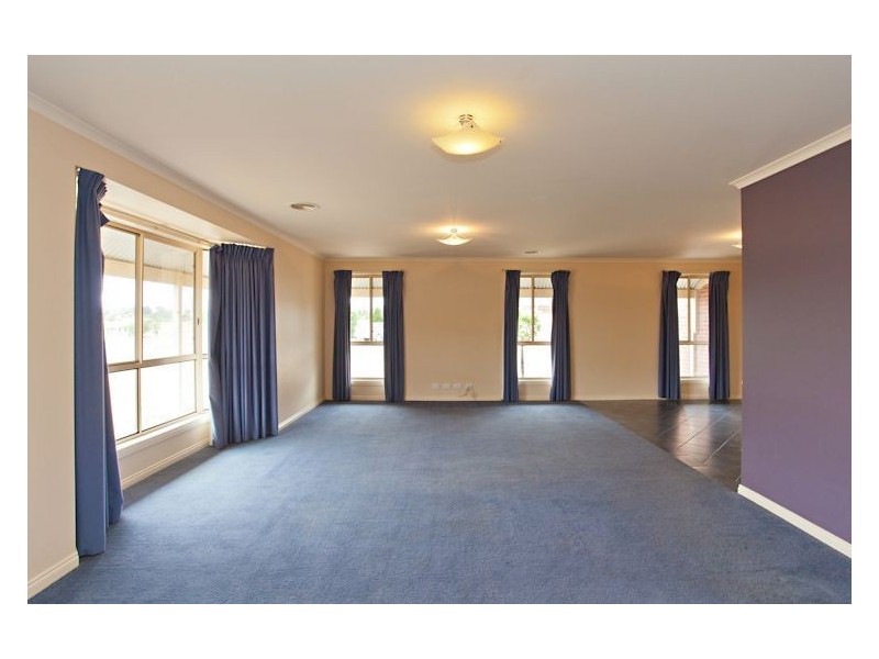 9 Yootha Court, Miners Rest VIC 3352