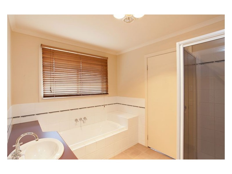 9 Yootha Court, Miners Rest VIC 3352