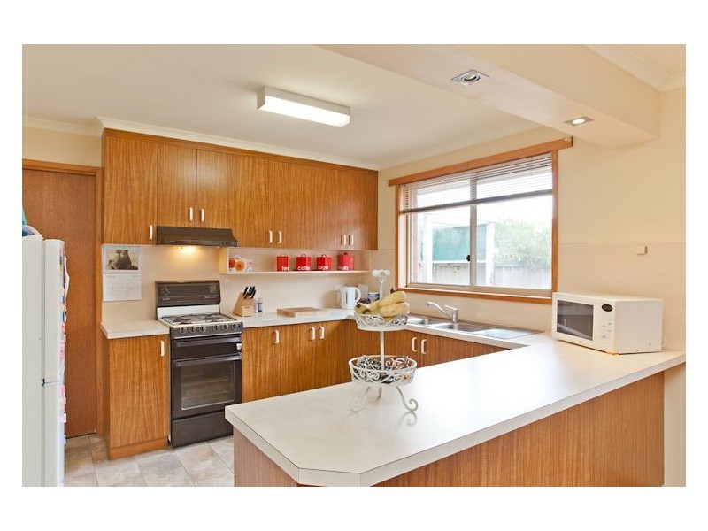 8 Symons Street, Wendouree VIC 3355