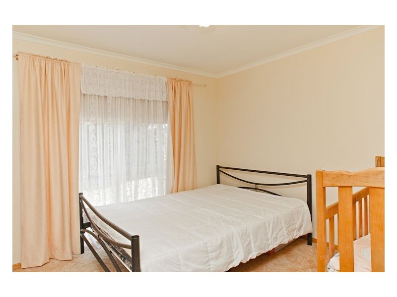 8 Symons Street, Wendouree VIC 3355