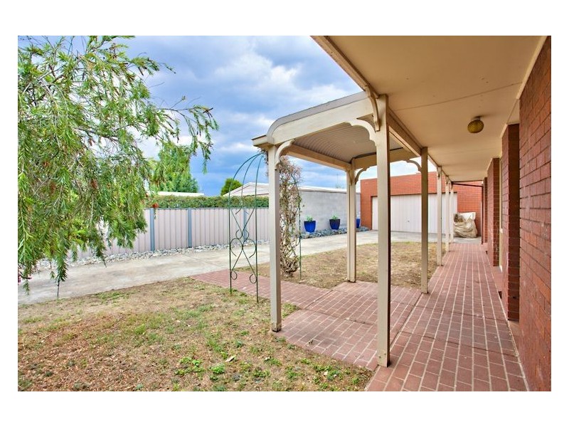 8 Symons Street, Wendouree VIC 3355