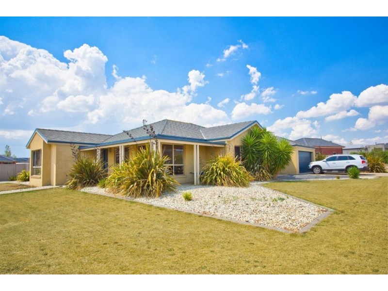 11 Dyson Drive, Alfredton VIC 3350