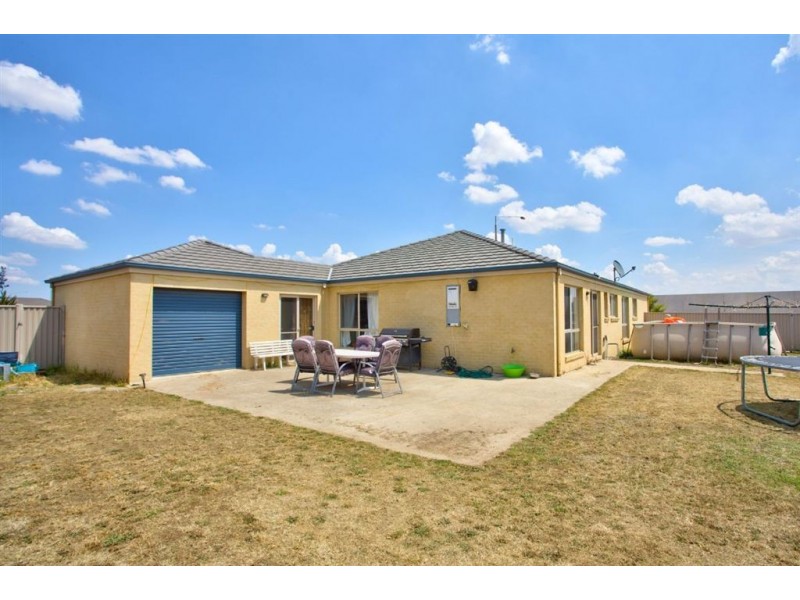 11 Dyson Drive, Alfredton VIC 3350