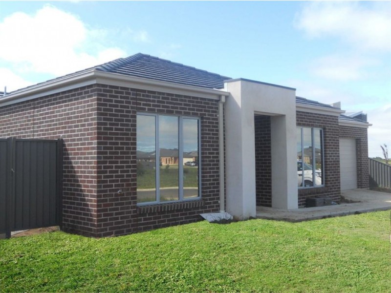 19 Wensleydale Drive, Alfredton VIC 3350