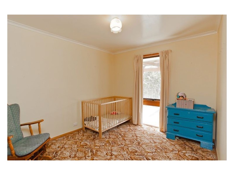 10 Semillon Grove, Mount Clear VIC 3350