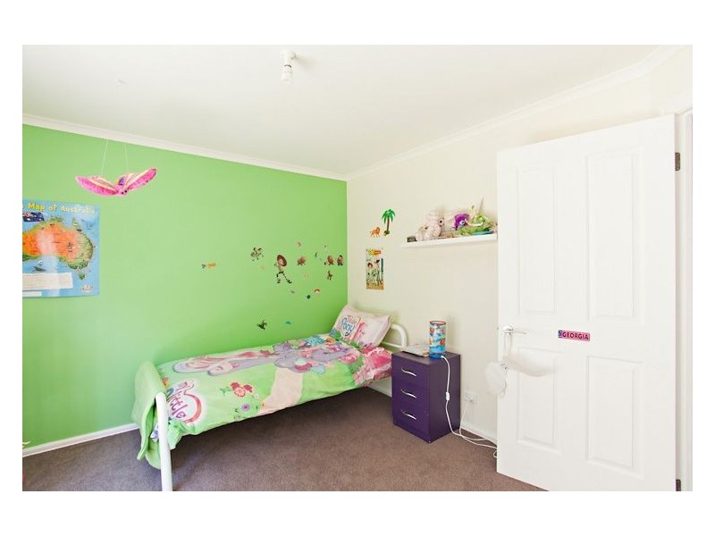 8 Clayton Park Drive, Canadian VIC 3350