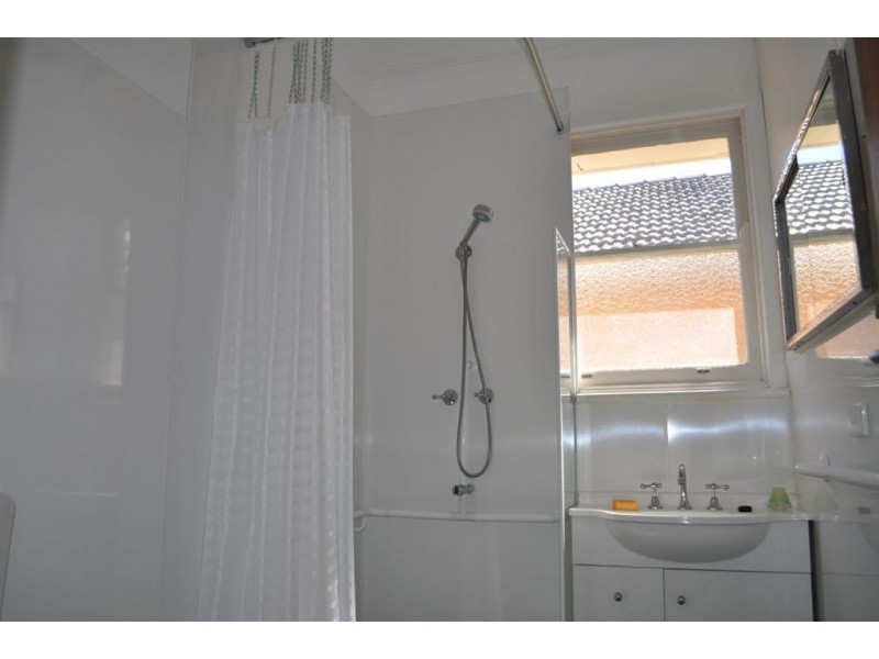 25 Browns Parade, Wendouree VIC 3355