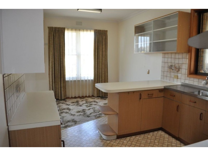 25 Browns Parade, Wendouree VIC 3355