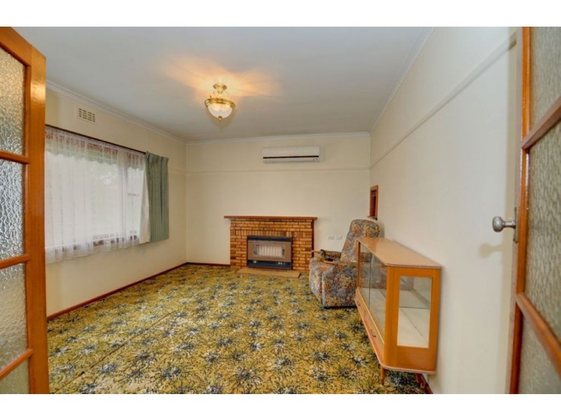 1 Yarrowee Street, Sebastopol VIC 3356