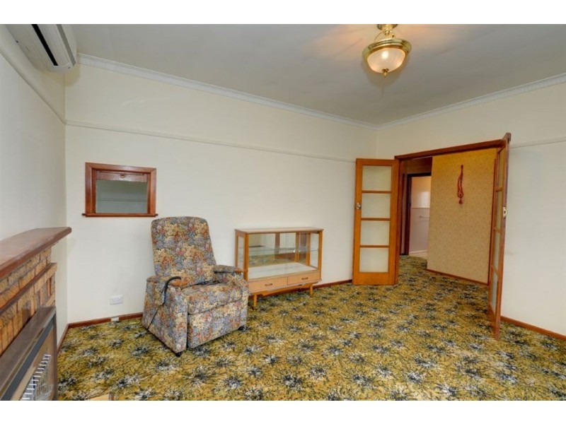 1 Yarrowee Street, Sebastopol VIC 3356