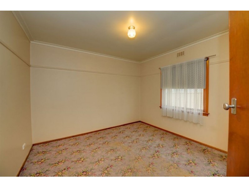 1 Yarrowee Street, Sebastopol VIC 3356